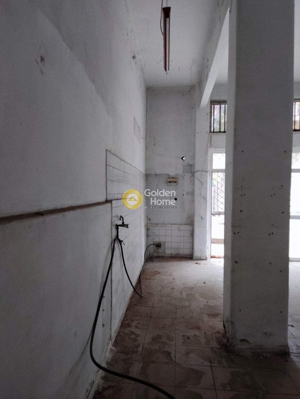 Retail Store in Anothen Asylou, Stavroupoli — Photo 1 of 12