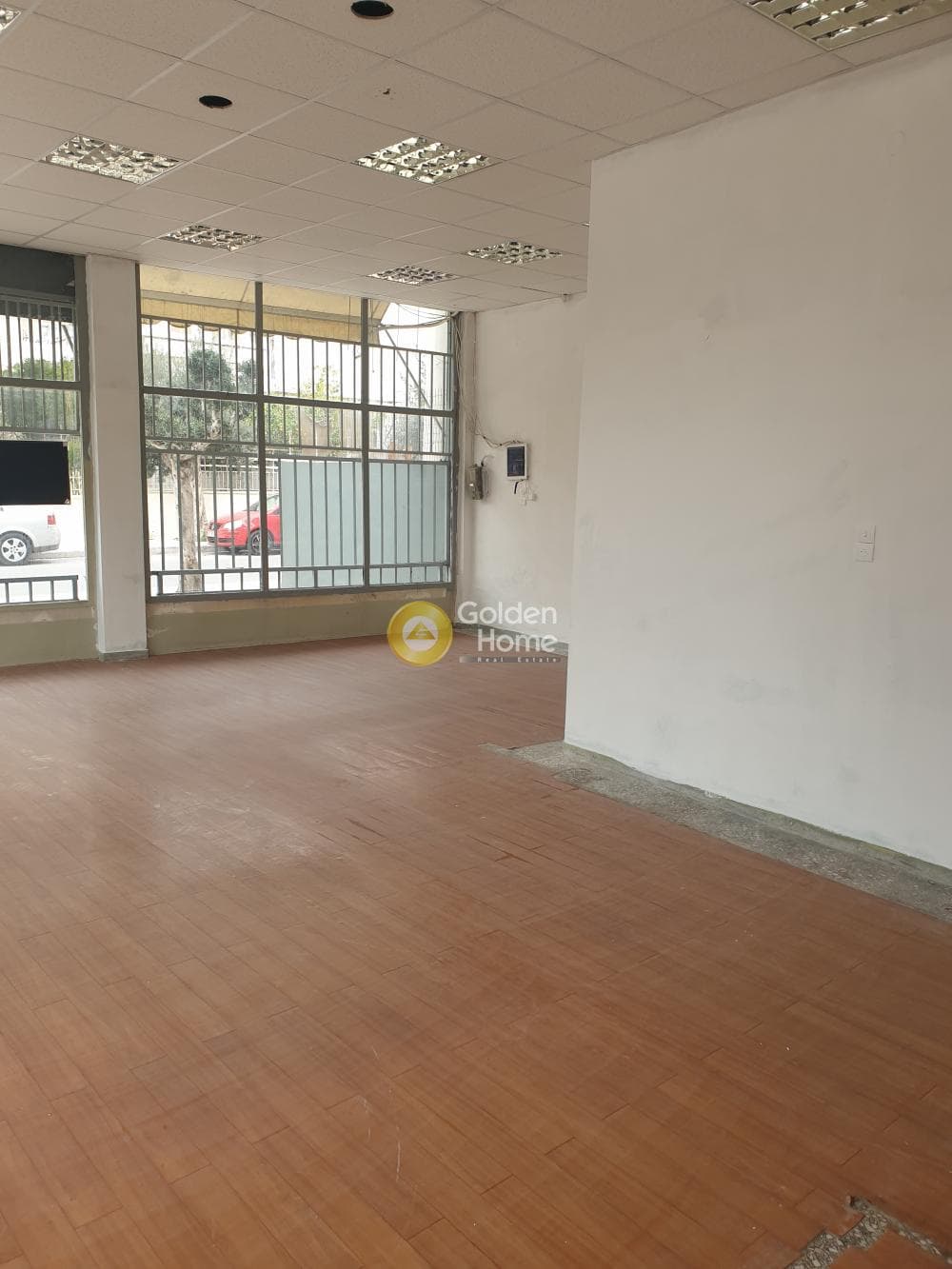 Retail Store in Ierapoli, Aigaleo — Photo 1 of 4
