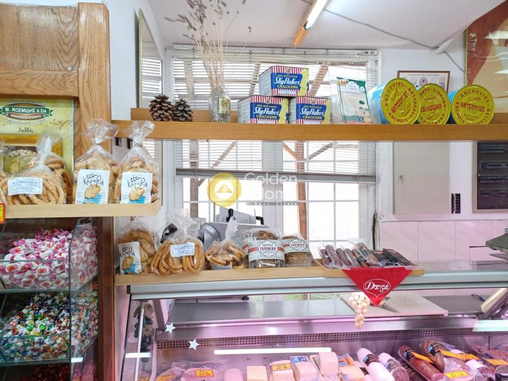 Retail Store in Center, Vrilissia — Photo 2 of 12