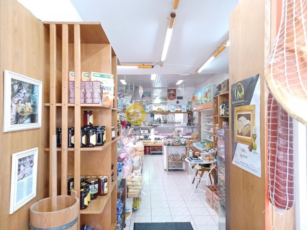 Retail Store in Center, Vrilissia — Photo 1 of 12