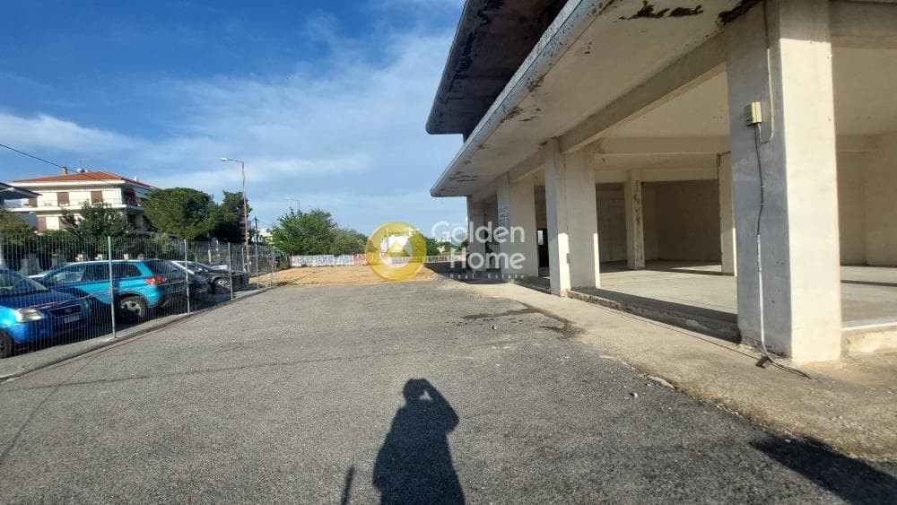 Retail Store in Panorama, Metamorfosi — Photo 9 of 11