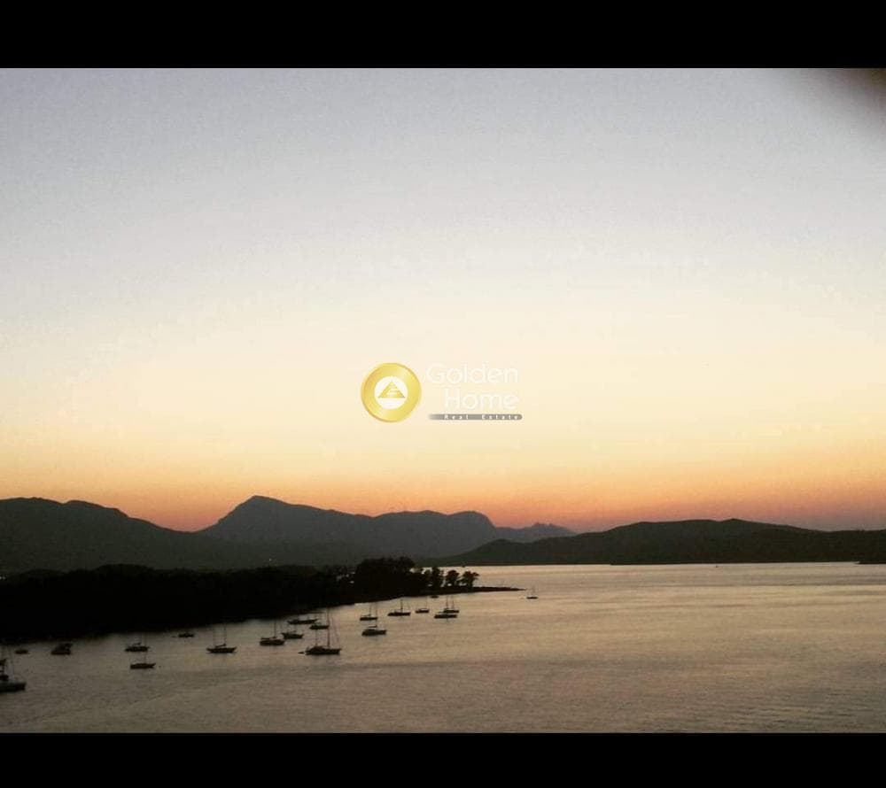 House in Center, Poros