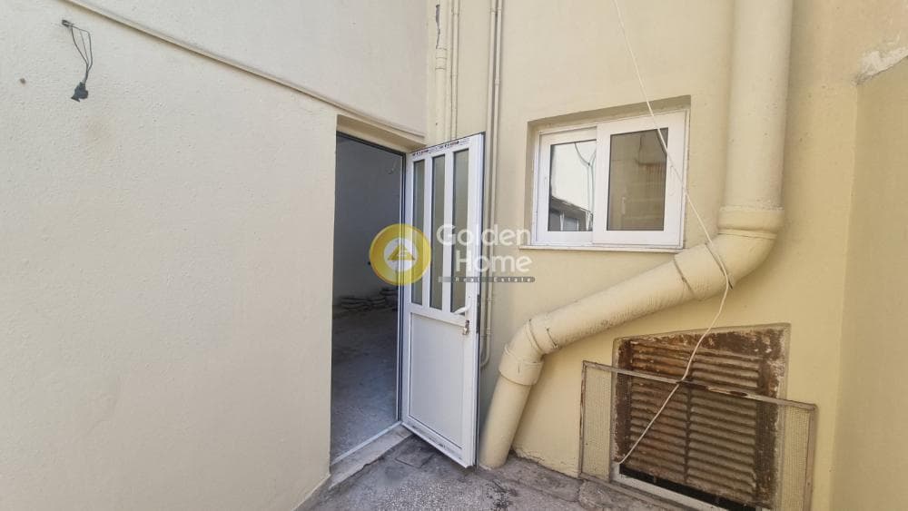 Retail Store in Neapoli, Nikaia — Photo 6 of 7