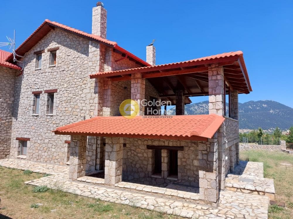 House in Kalivia, Arachova — Photo 1 of 13