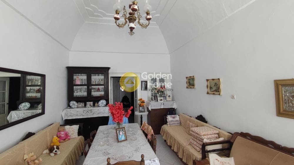House in Thira, Santorini — Photo 2 of 8