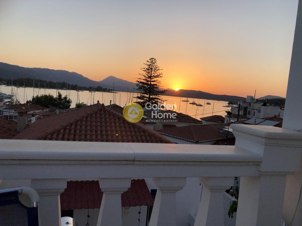 House in Agios Nektarios, Poros — Photo 11 of 25