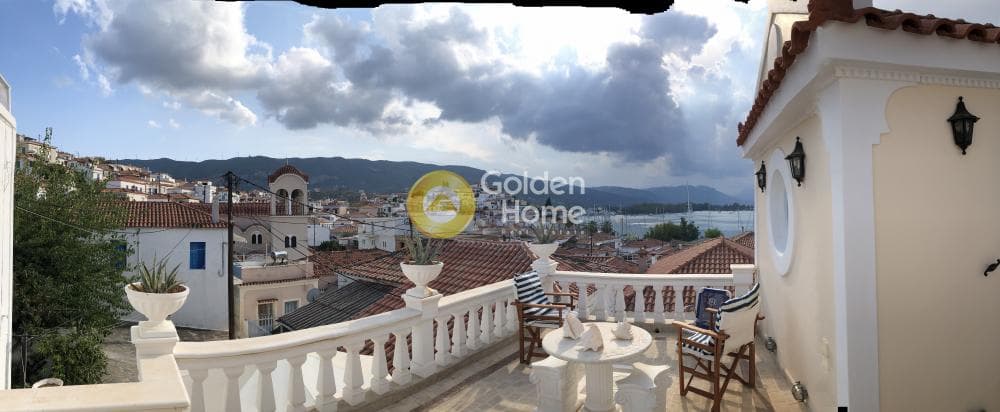 House in Agios Nektarios, Poros — Photo 2 of 25