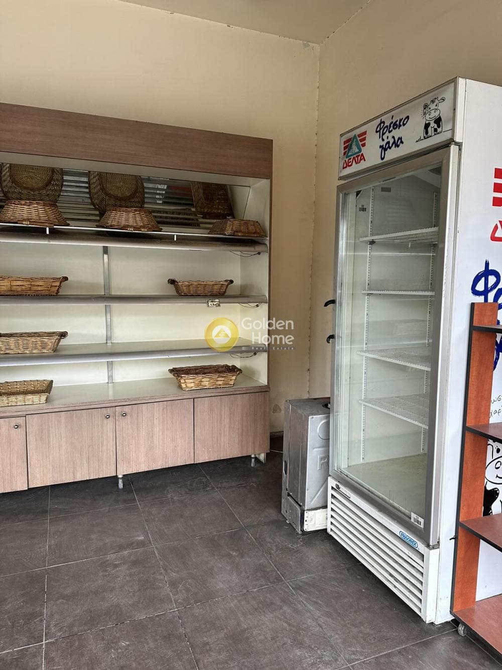 Κατάστημα στην Κοκκινόβραχος, Κερατσίνι — Φωτογραφία 1 από 7