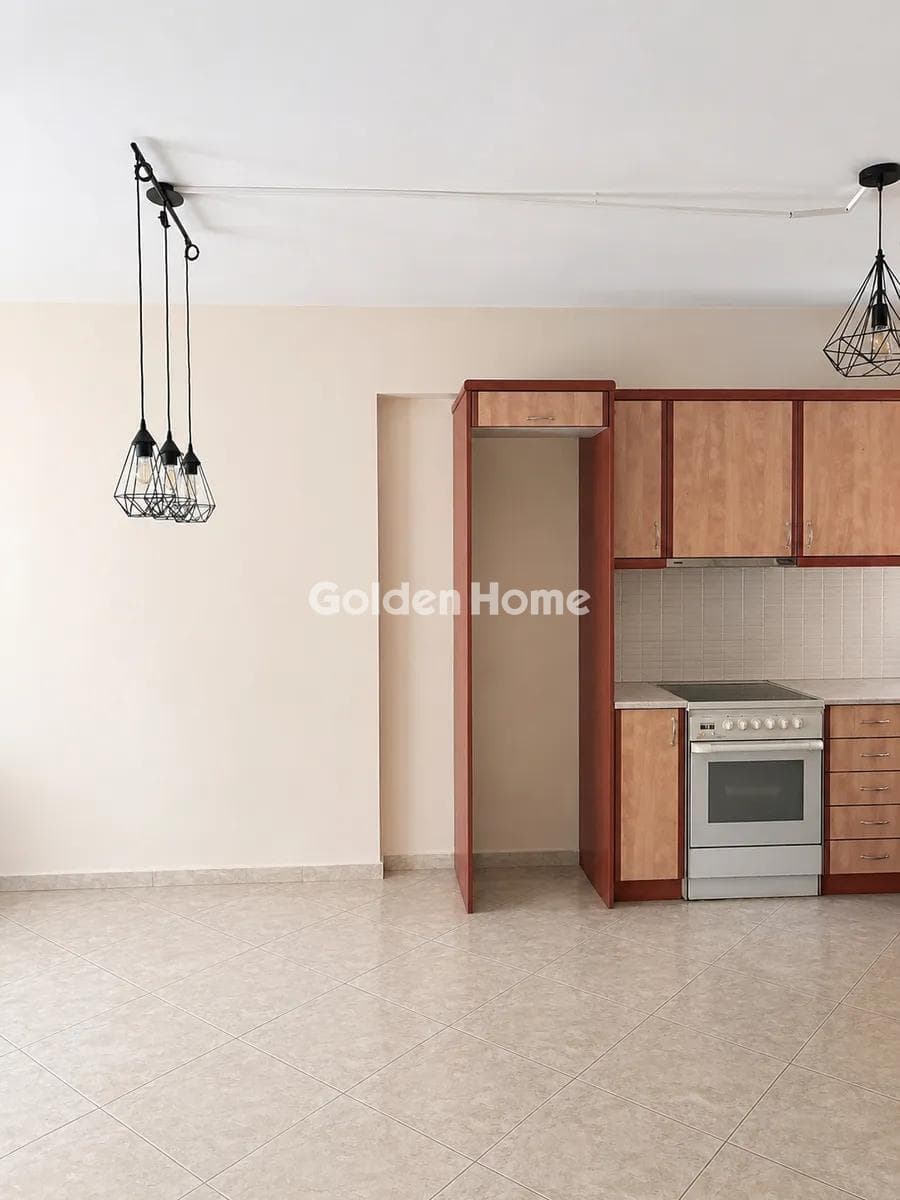Apartment in Stathmos, Attiki — Photo 8 of 11