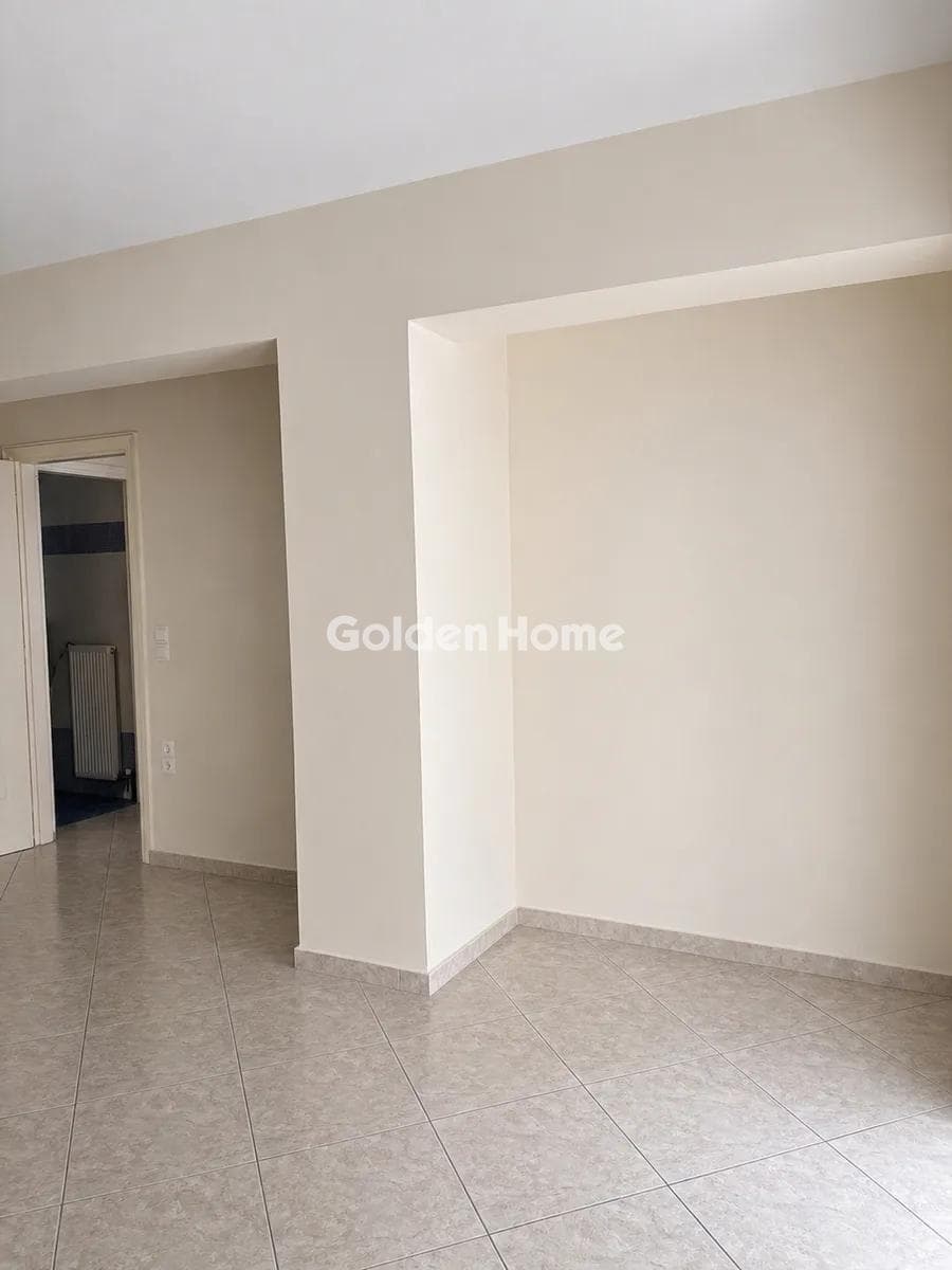Apartment in Stathmos, Attiki — Photo 7 of 11