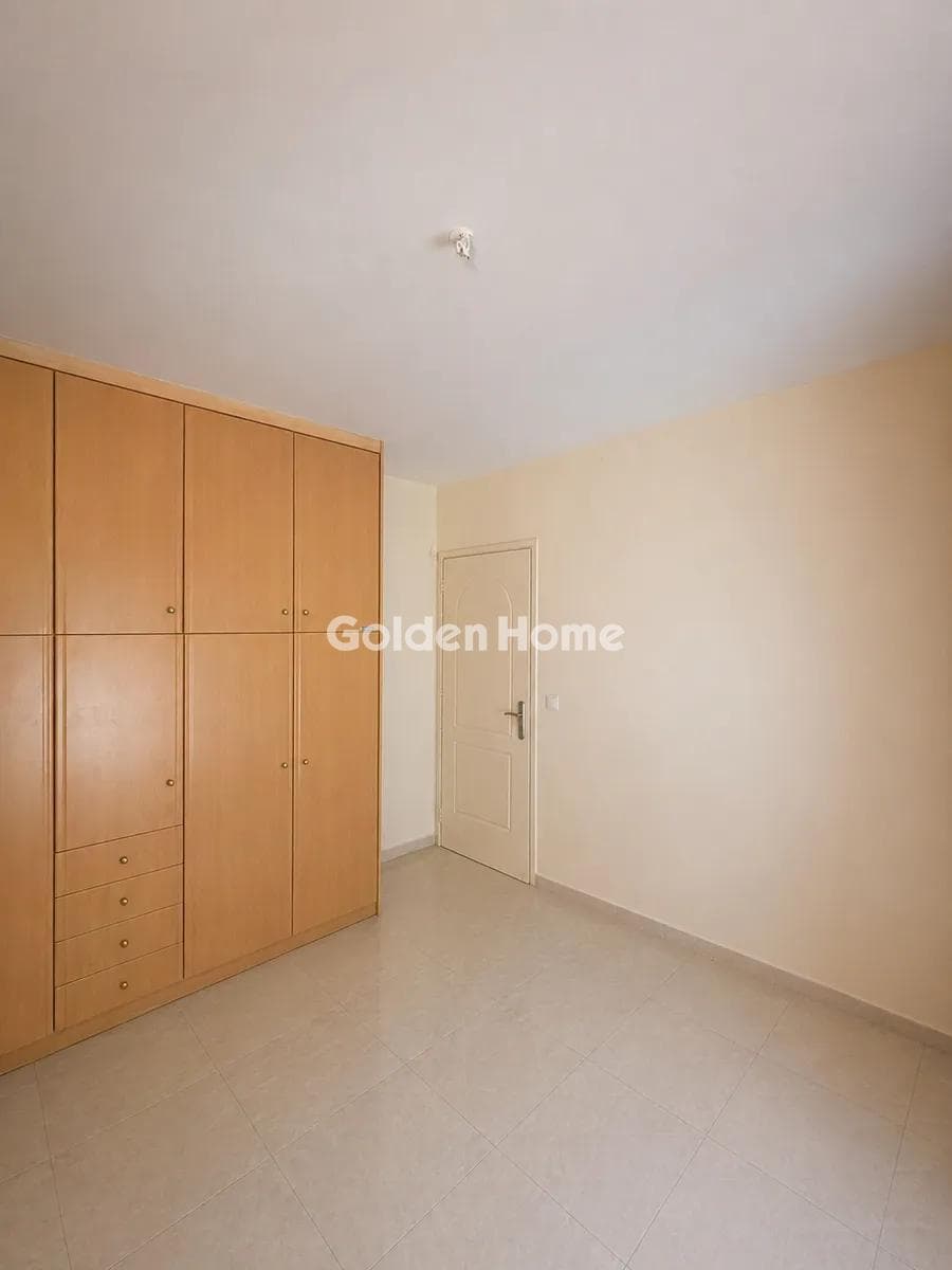 Apartment in Stathmos, Attiki — Photo 10 of 11