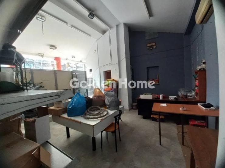 Κατάστημα στην Κοκκινόβραχος, Κερατσίνι — Φωτογραφία 1 από 2