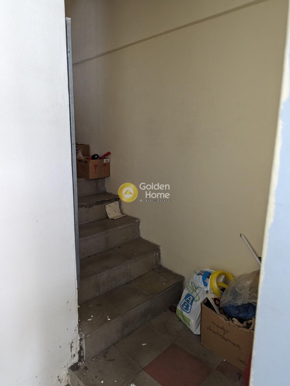 Retail Store in Chatzikiriakeio, Piraeus — Photo 4 of 10