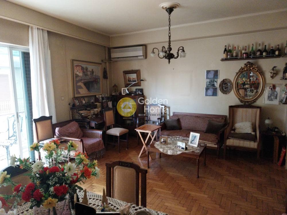 Apartment in Evaggelistria, Piraeus — Photo 1 of 10