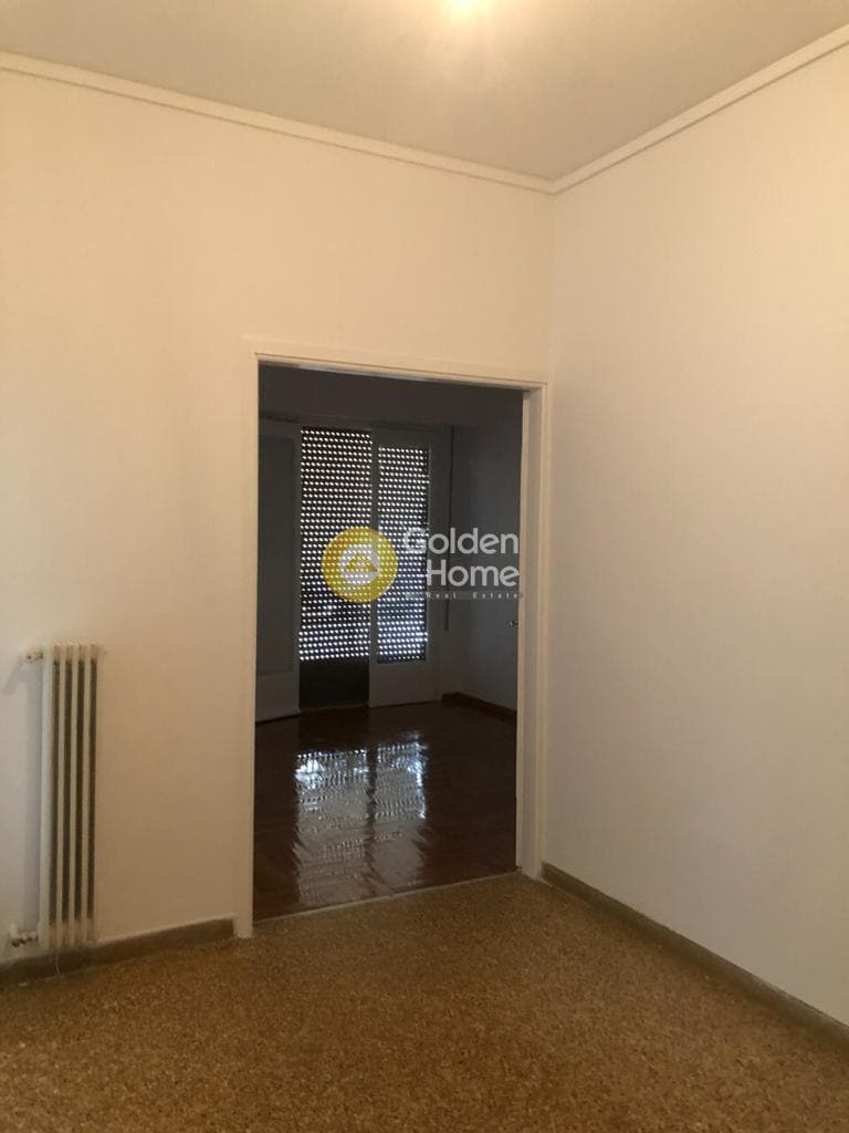 Apartment in Osios Loukas, Patisia — Photo 1 of 12