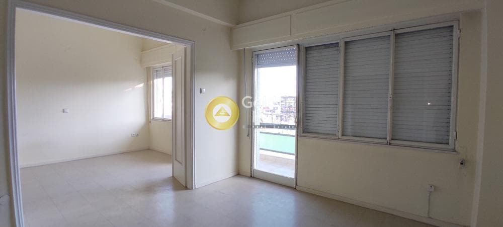 Γραφείο στην Πλατεία Ελευθερίας, Κορυδαλλός — Φωτογραφία 2 από 8