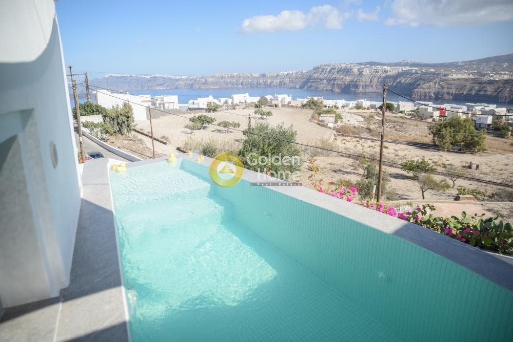 House in Center, Santorini — Photo 15 of 22