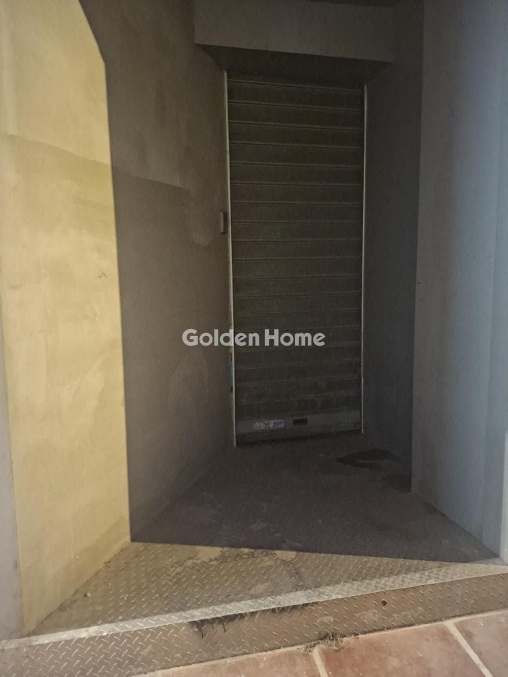 Retail Store in Labrini, Galatsi — Photo 2 of 5