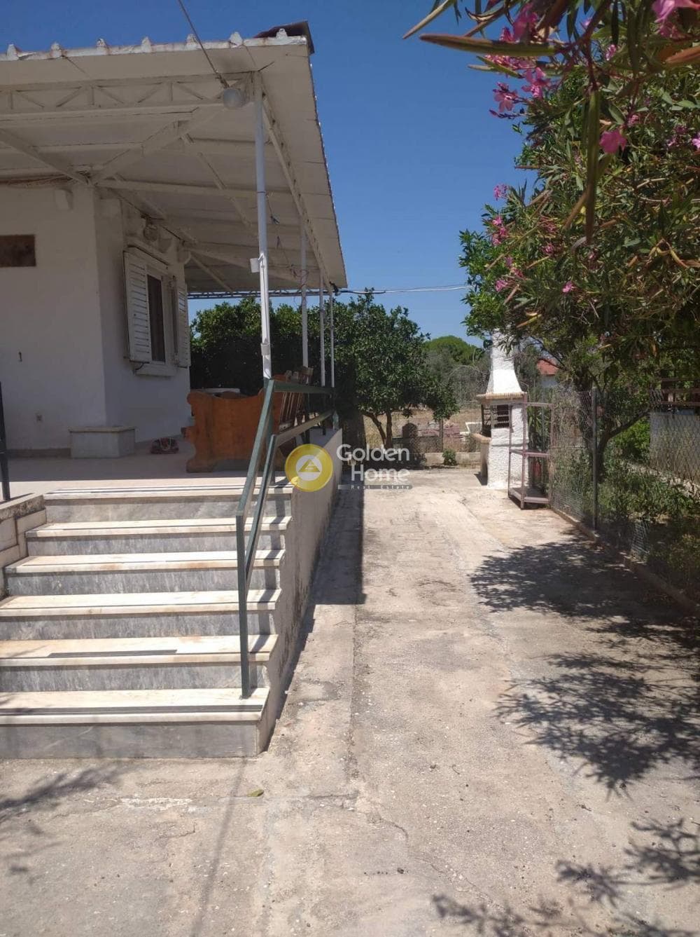 House in Agios Panteleimonas, Nea Makri — Photo 1 of 16