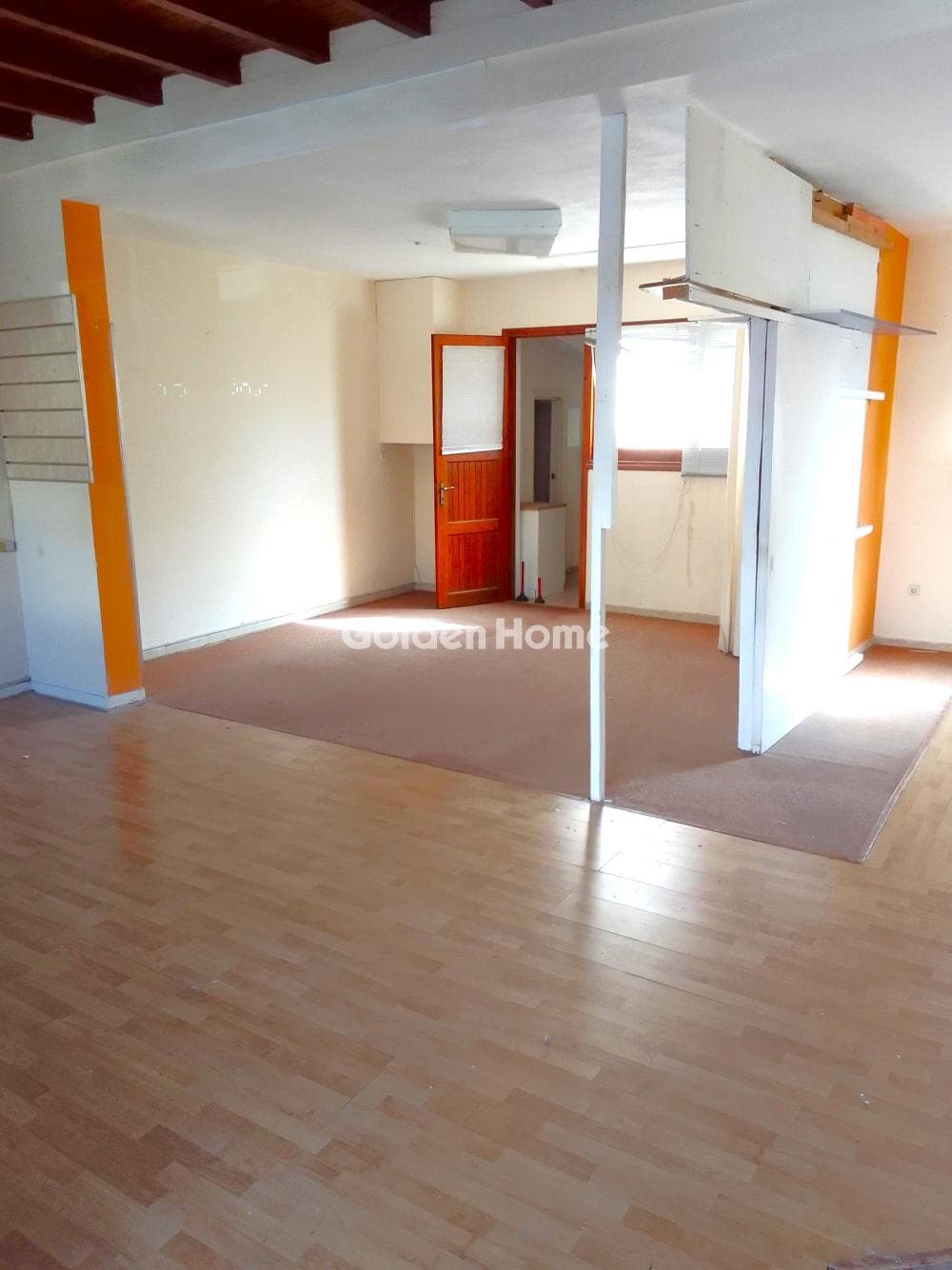 Retail Store in Trachones, Alimos — Photo 1 of 8