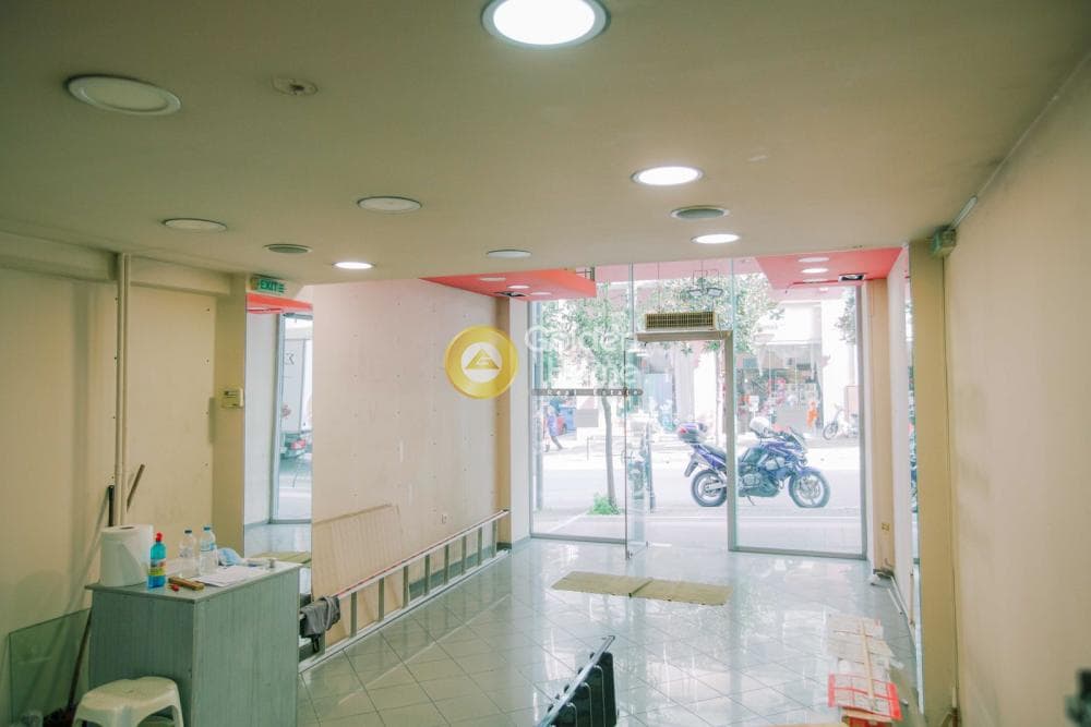 Retail Store in Ipsila Alonia, Patra — Photo 5 of 14