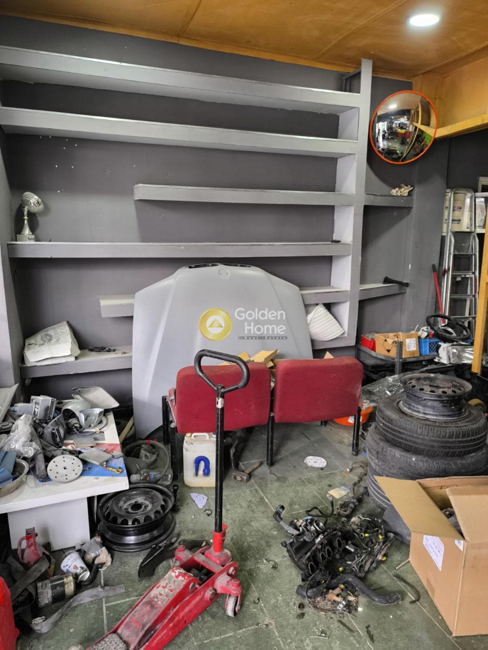 Retail Store in Palaio Irakleio, Lykovrisi — Photo 1 of 3
