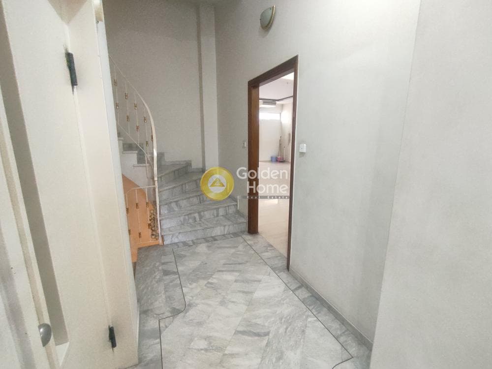 Apartment in Agios Ioannis Chrisostomos, Nikaia — Photo 1 of 20