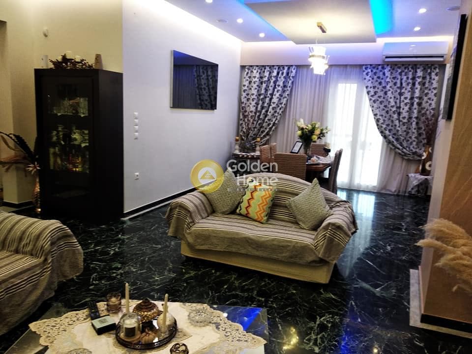 Apartment in Platia Papadiamanti, Ano Patisia — Photo 1 of 24