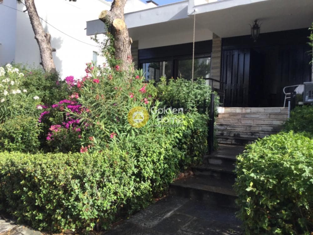 House in Dikigorika, Voula — Photo 1 of 2
