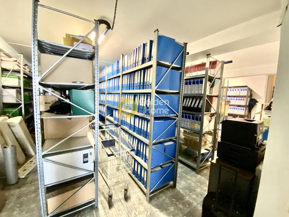 Retail Store in Terpsithea, Piraeus — Photo 10 of 12
