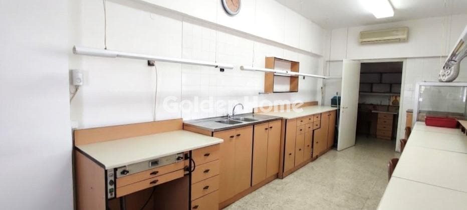 Office in Diilistiria, Piraeus — Photo 10 of 13