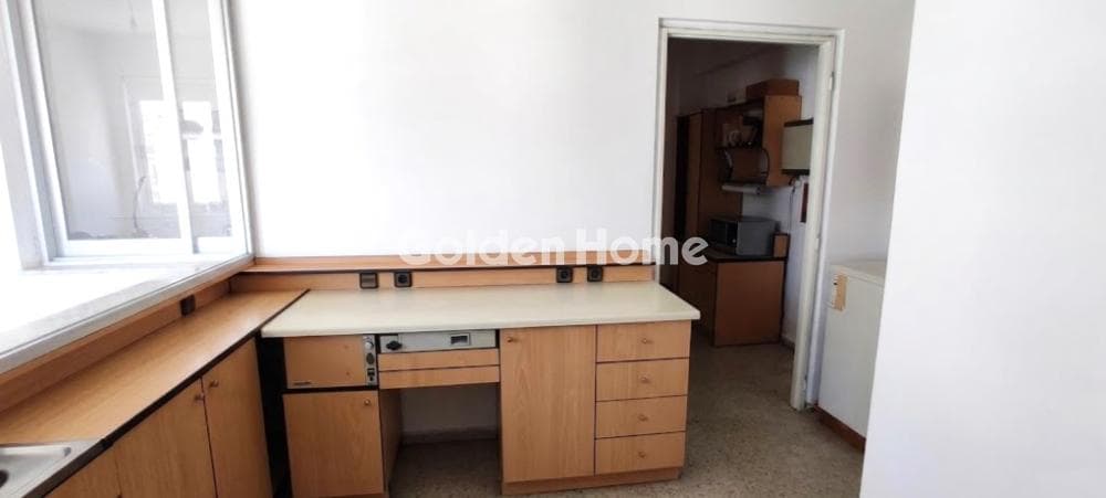 Office in Diilistiria, Piraeus — Photo 11 of 13