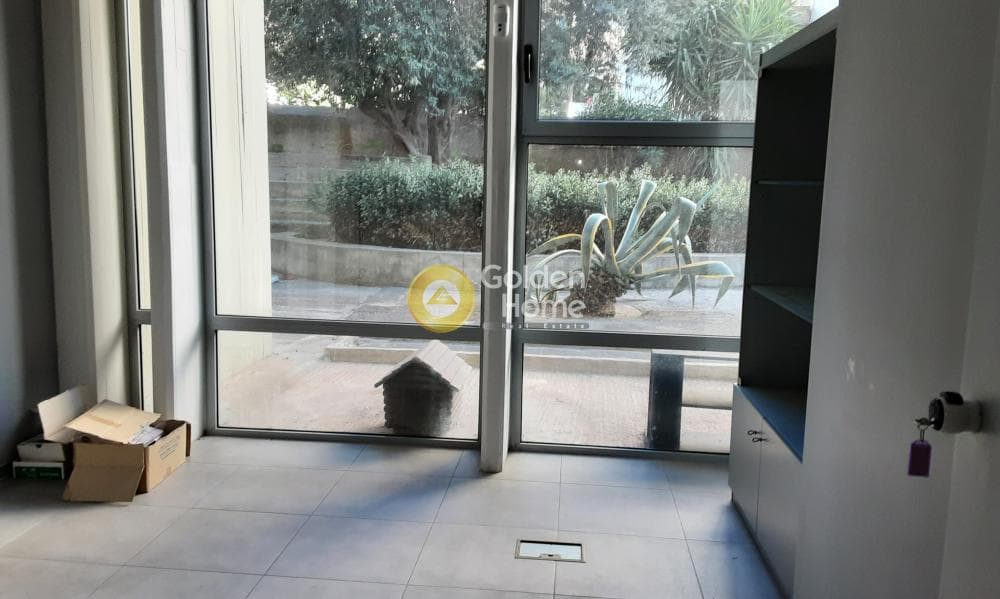 Retail Store in Neo Terma, Marousi — Photo 1 of 31