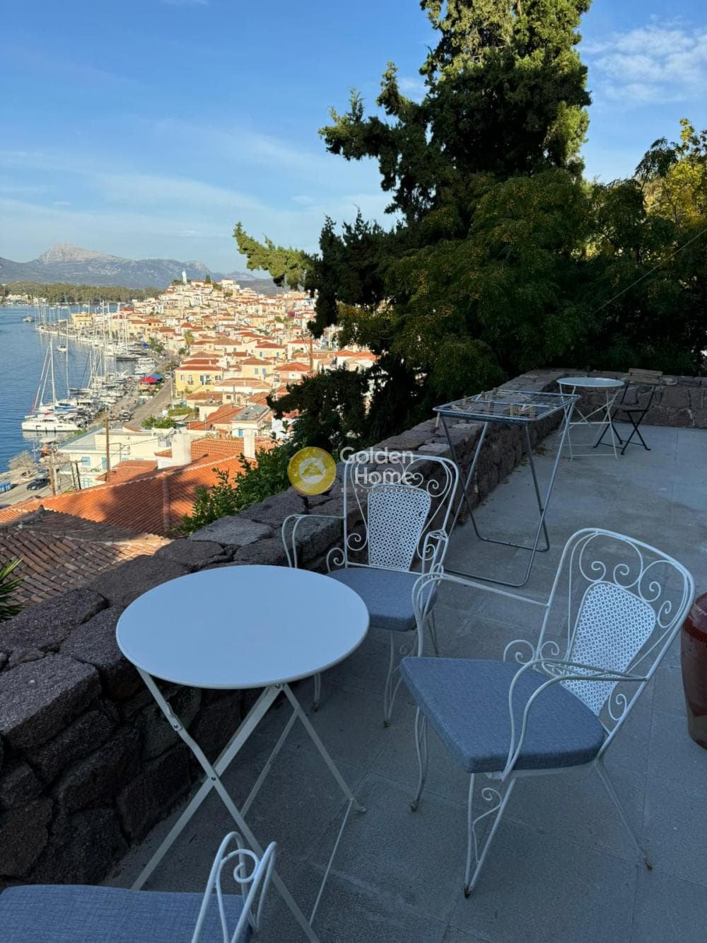 House in Center, Poros — Photo 4 of 12