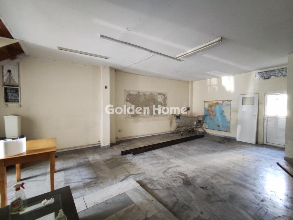 Retail Store in Charokopou, Kalithea — Photo 1 of 10