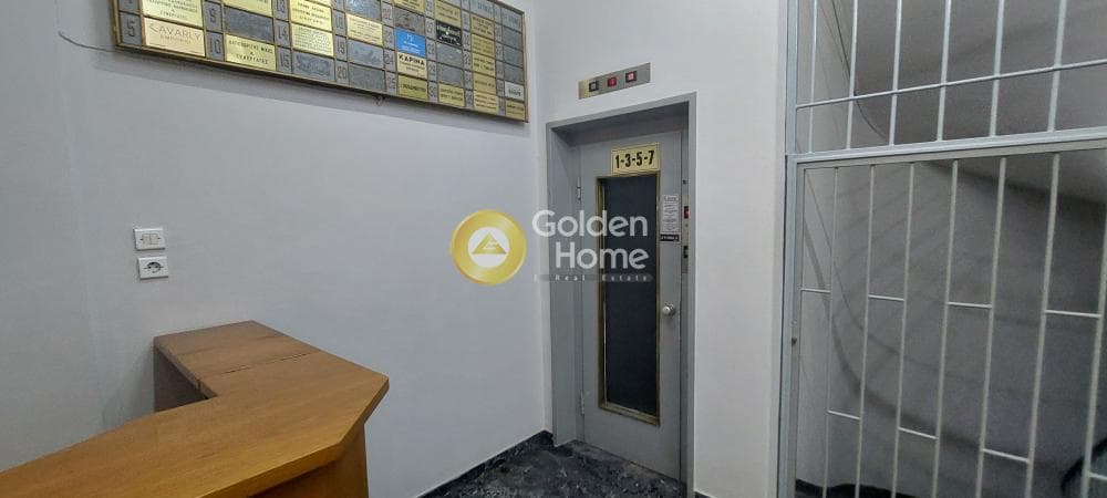 Office in Strofili, Historic Center — Photo 1 of 14