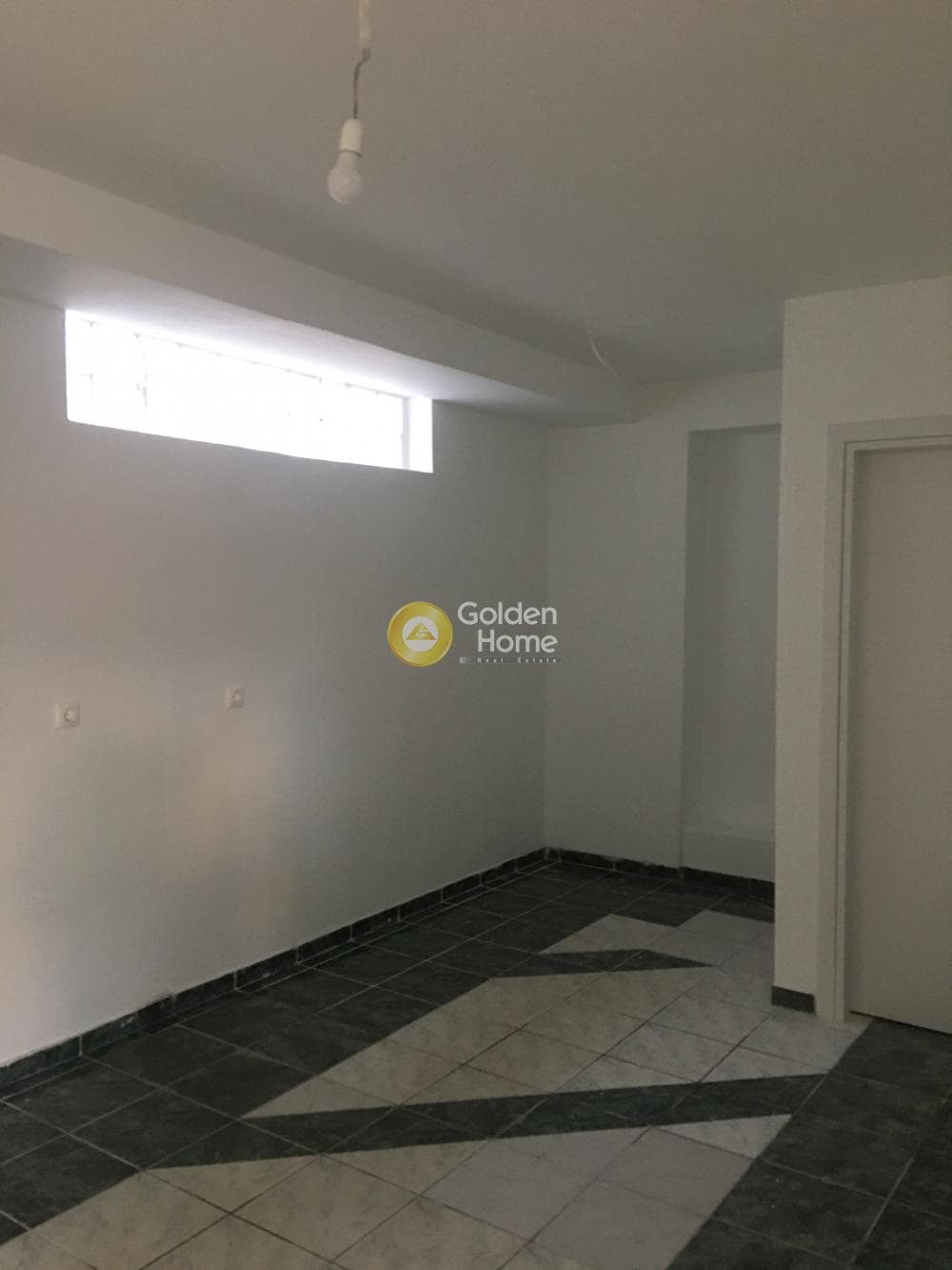 Retail Store in Plateia Davaki, Kalithea — Photo 7 of 8