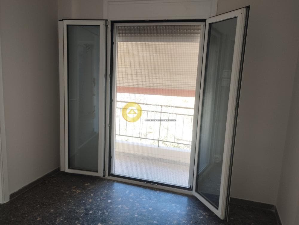 Apartment in Center, Metamorfosi — Photo 7 of 12