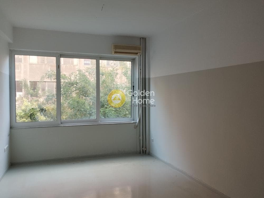 Office in Platia Koumoundourou, Kentro — Photo 7 of 29