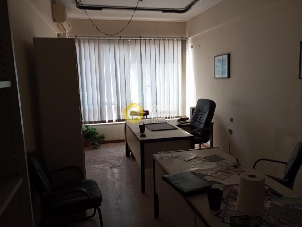Office in Platia Kanigos, Exarchia - Neapoli — Photo 3 of 5