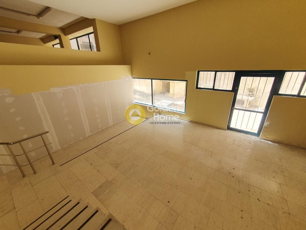 Retail Store in Akadimia, Kentro — Photo 1 of 9