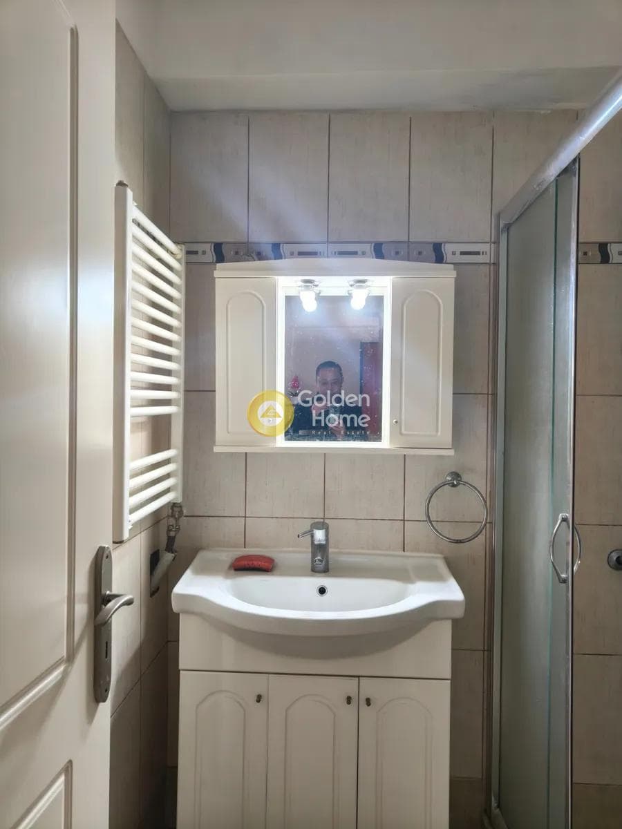 Apartment in Agia Sofia, Piraeus — Photo 1 of 8