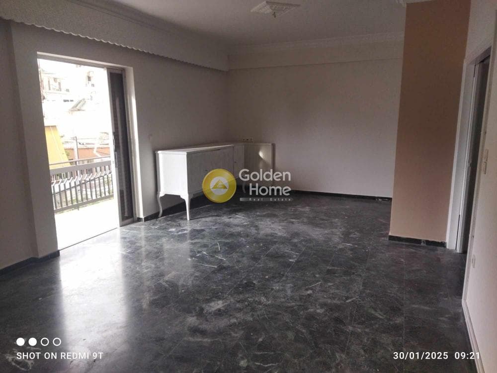 Apartment in Maniatika, Piraeus — Photo 1 of 16