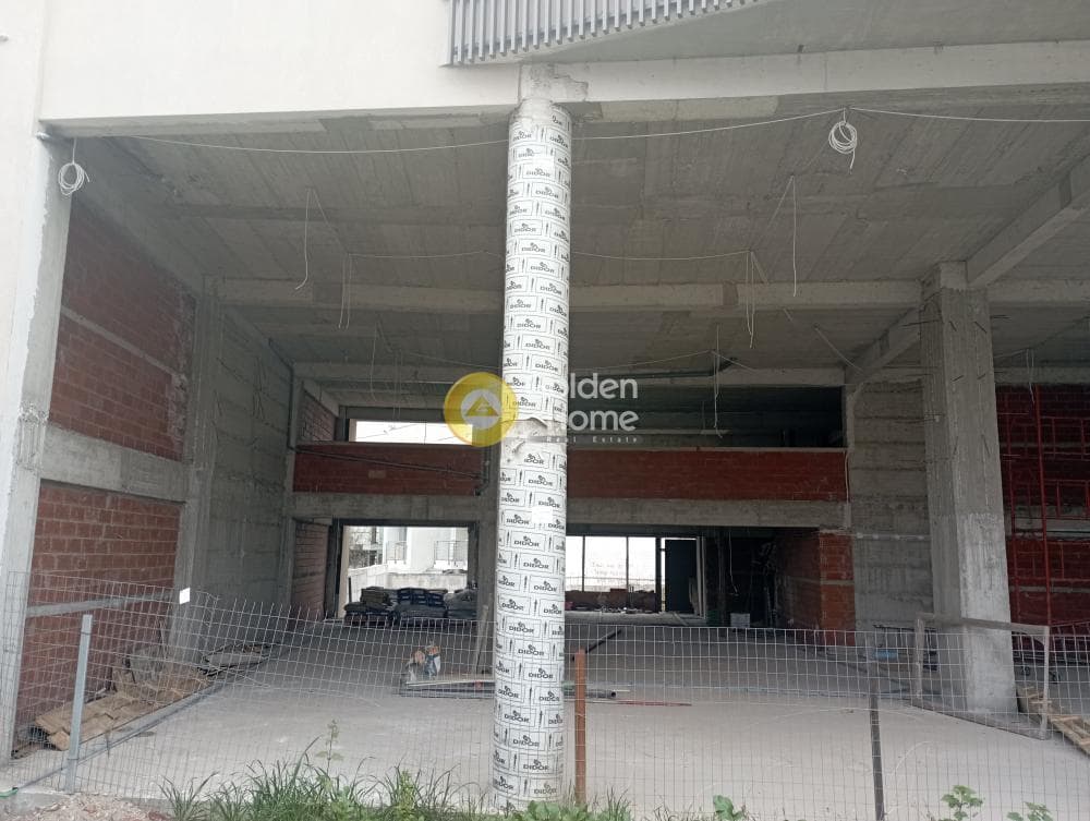 Retail Store in Center, Thermi — Photo 1 of 14