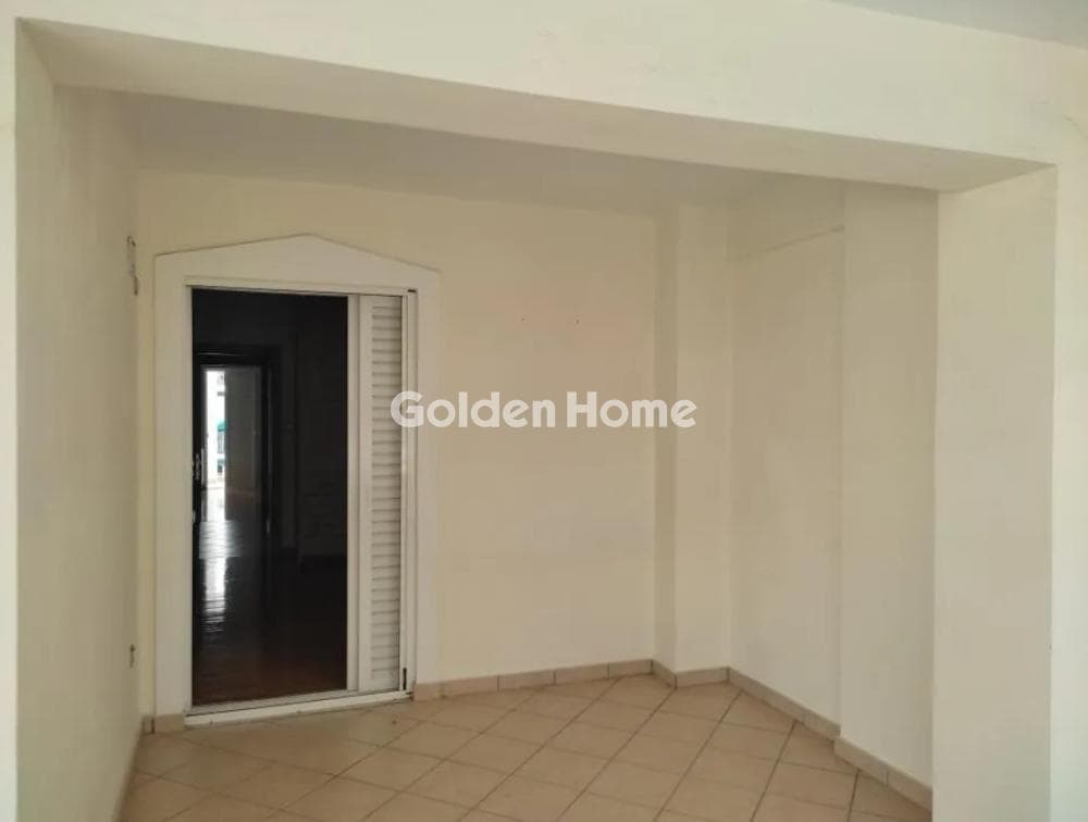 Apartment in Center, Dafni — Photo 5 of 6