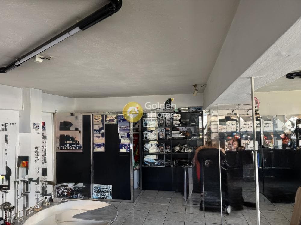 Retail Store in Nekrotafeia, Palaio Faliro — Photo 3 of 3