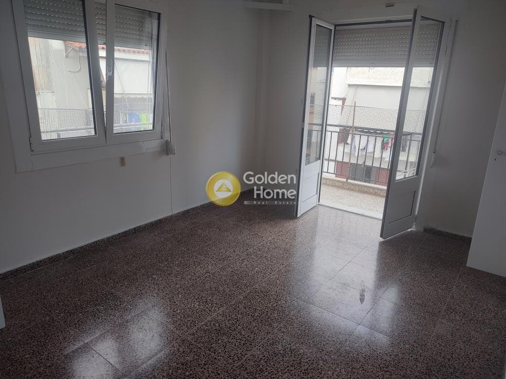 Apartment in Aspra Chomata, Nikaia — Photo 2 of 22