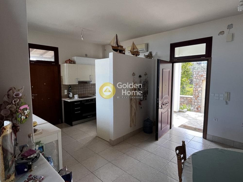House in Agios Georgios, Methana — Photo 4 of 27