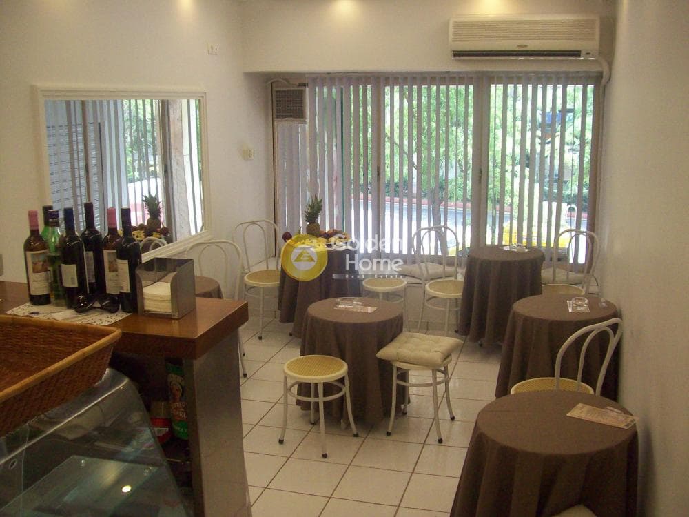Retail Store in Platia Kanigos, Exarchia - Neapoli — Photo 5 of 9
