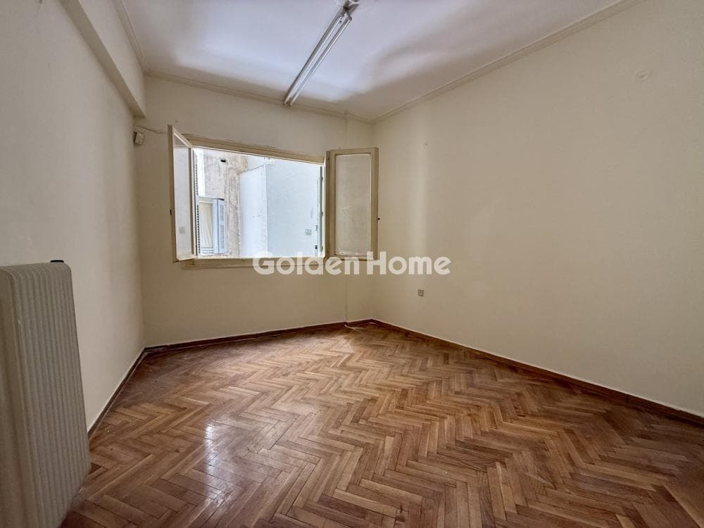 Apartment in Omonoia, Kentro — Photo 3 of 11